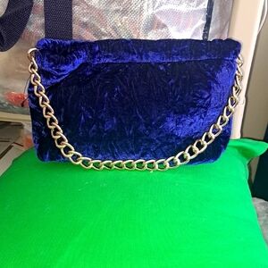 NWT VELVET FEEL INC CROSSBODY